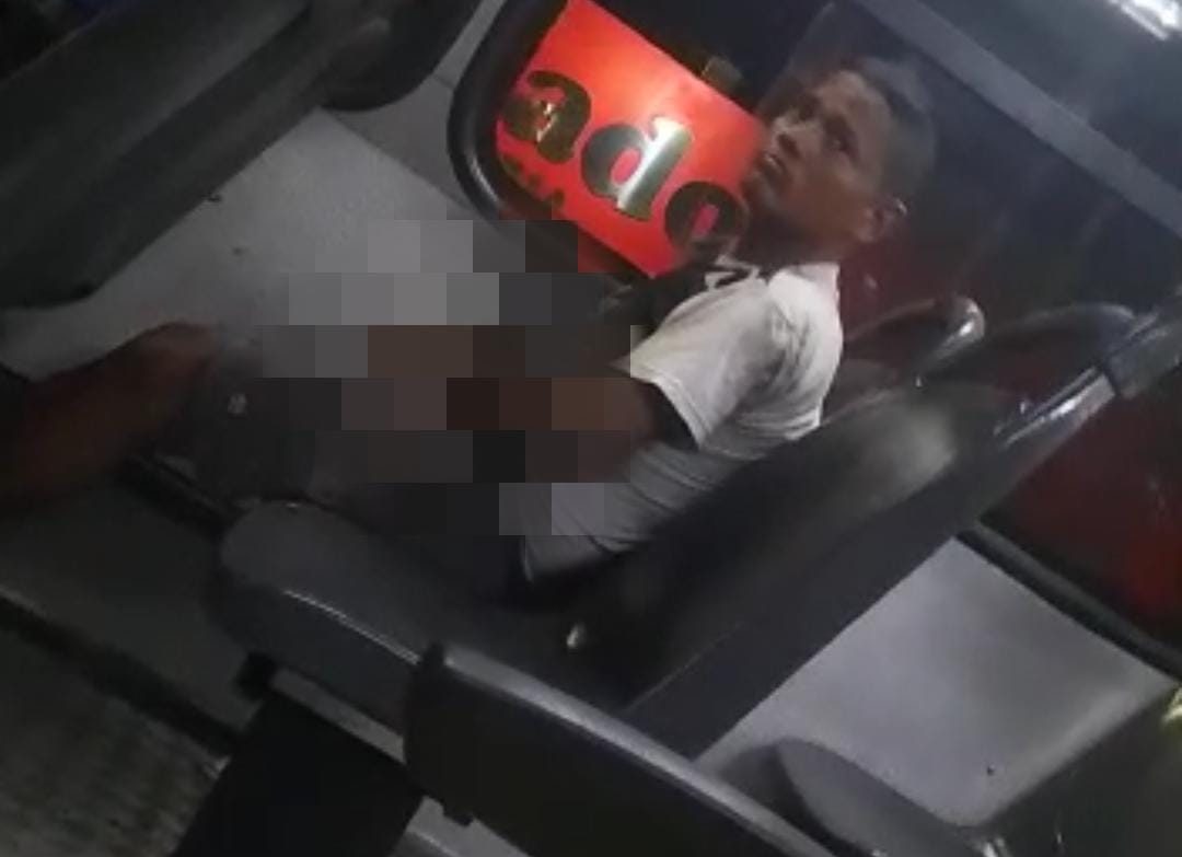 Veja VÍdeo Homem é Flagrado Se Masturbando Dentro De ônibus Da Linha 640 Imediato A